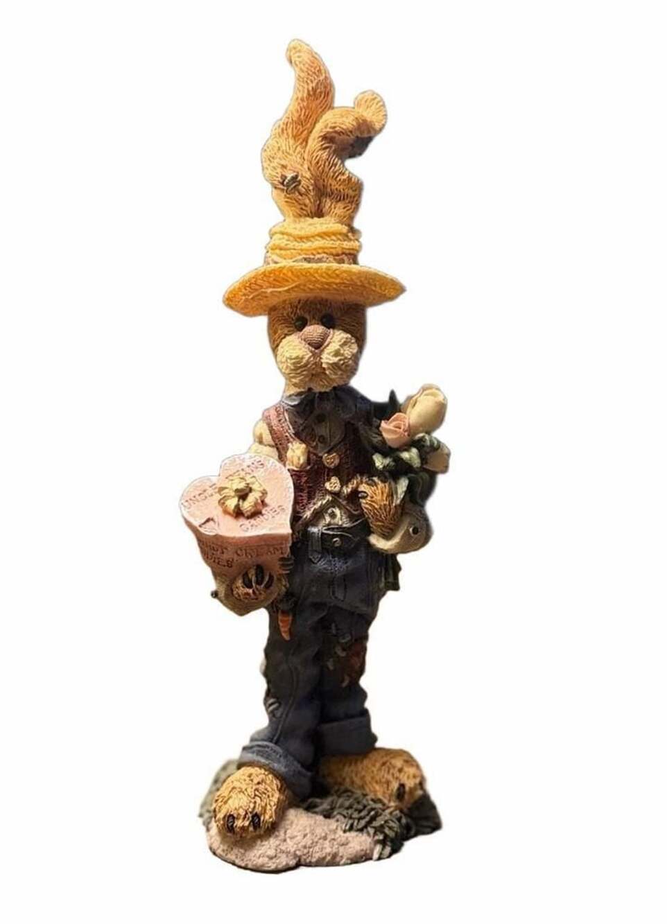 Boyds Bears Buster Goes A Courtin Folkstone Collection Figurine EUC
